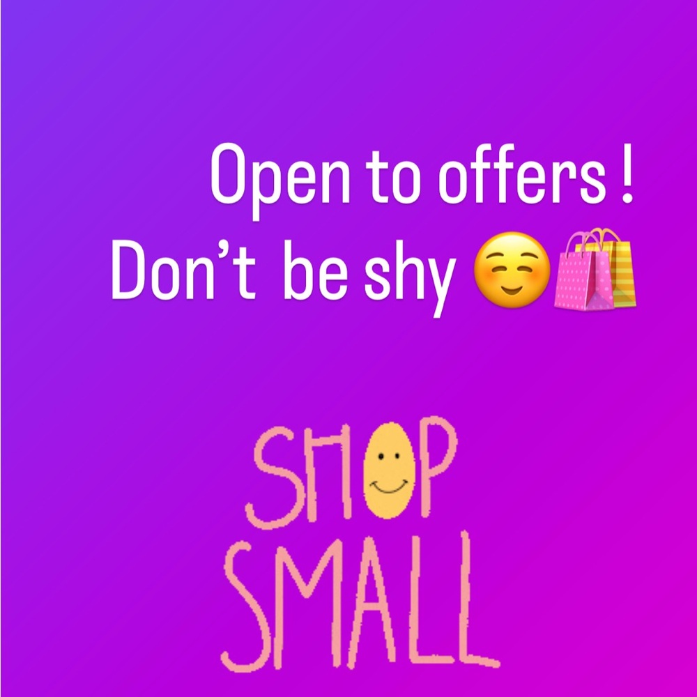 Lola Gloria is open to offers. Browse around and see what you like. 💜🛍️
